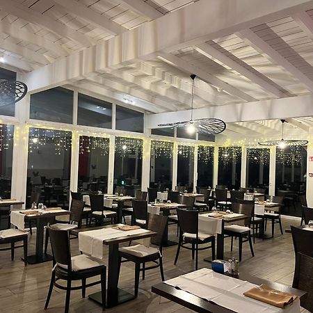 Hotel Restaurant Le Paris 몽도르프레방 외부 사진